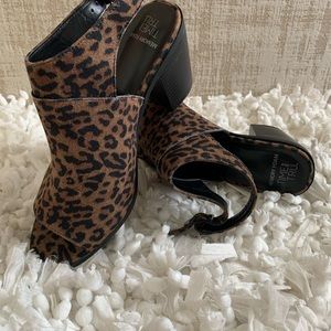Anckle boot animal print, new and gorgeous